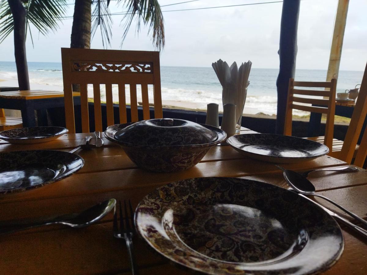 Sunchaser Beach Hotel Tangalle Exterior foto