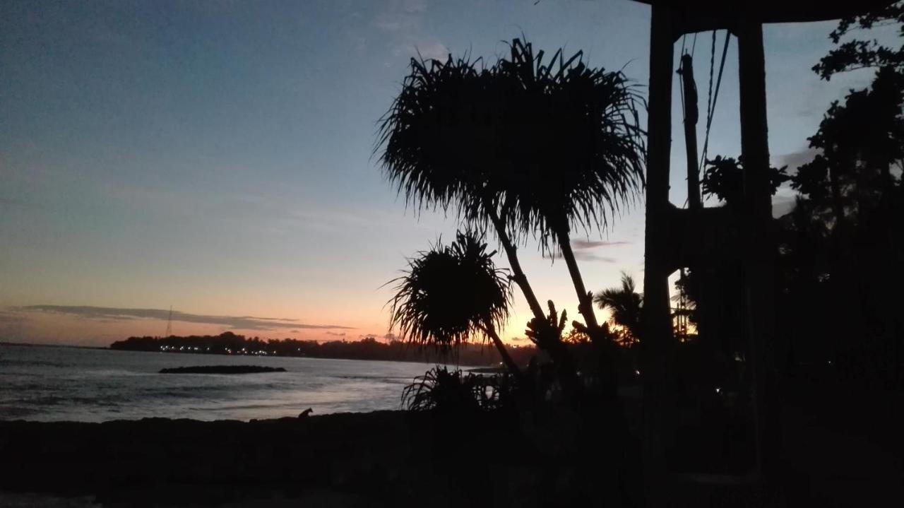 Sunchaser Beach Hotel Tangalle Exterior foto
