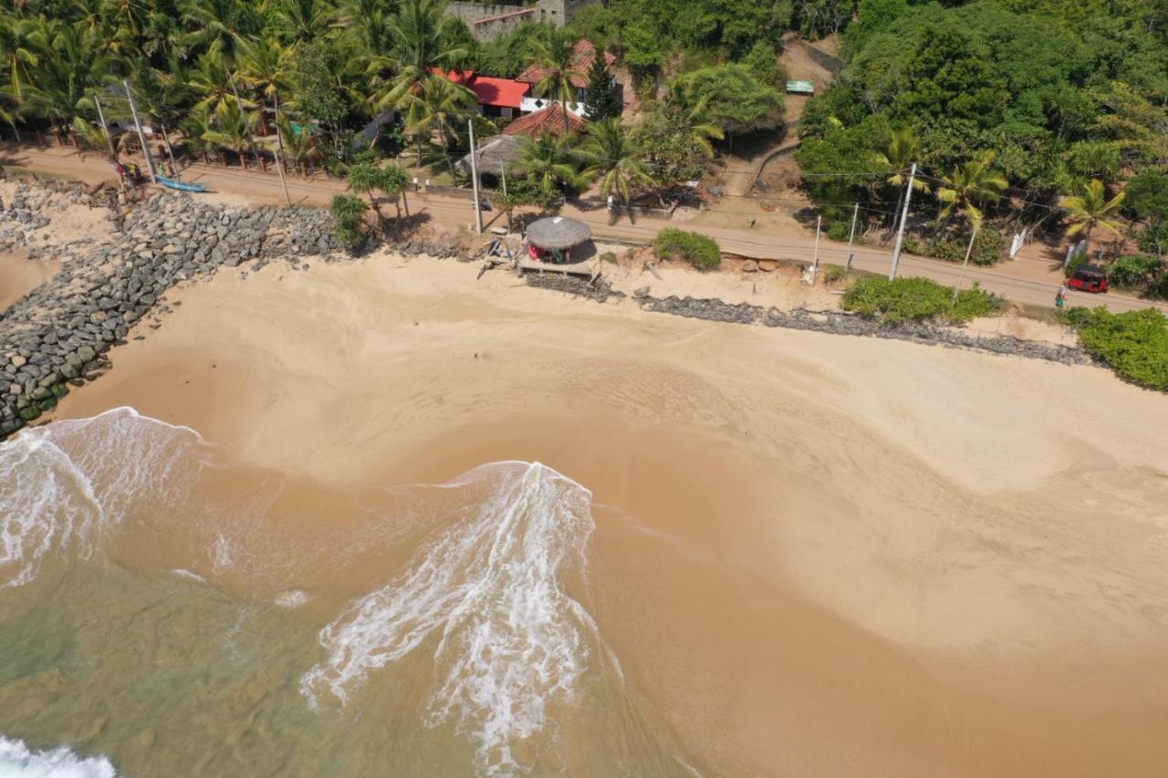 Sunchaser Beach Hotel Tangalle Exterior foto